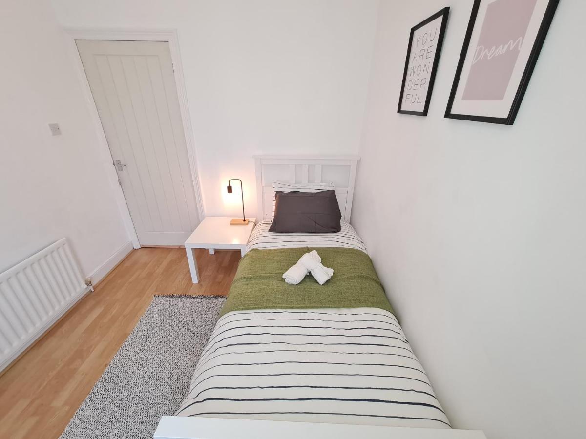 Large 3 Bed Flat, Free Parking Apartment Newcastle upon Tyne Ngoại thất bức ảnh