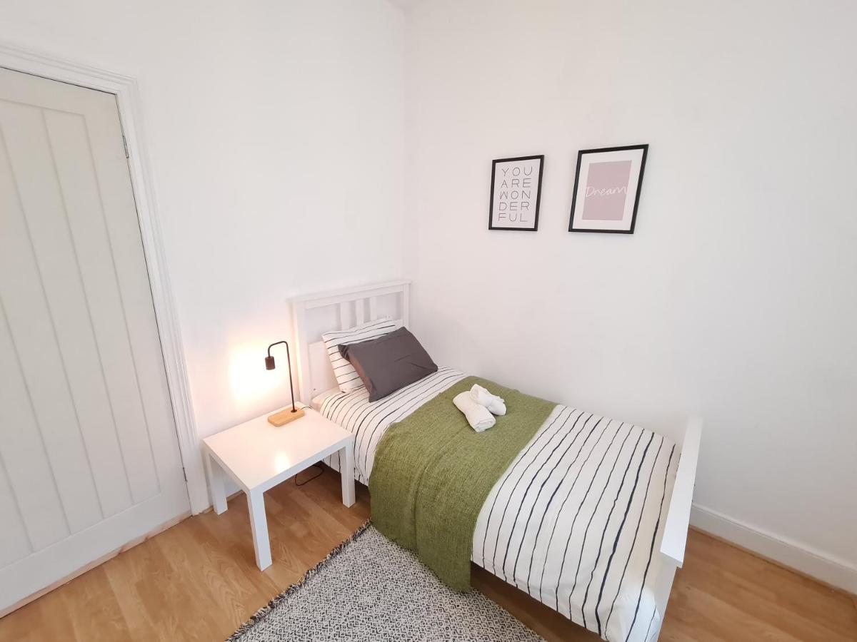 Large 3 Bed Flat, Free Parking Apartment Newcastle upon Tyne Ngoại thất bức ảnh